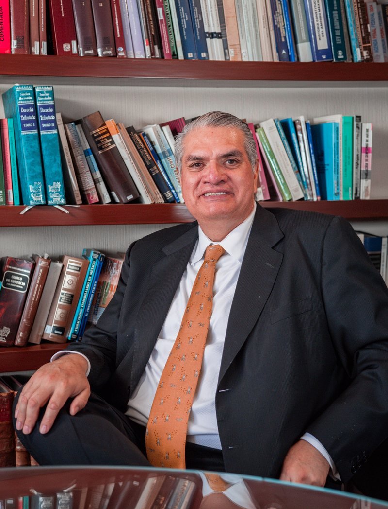 Mtro. Ricardo Salvador Vega González